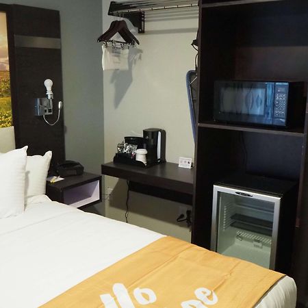 Days Inn By Wyndham Galt - Elk Grove South Εξωτερικό φωτογραφία
