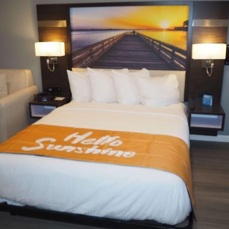 Days Inn By Wyndham Galt - Elk Grove South Εξωτερικό φωτογραφία