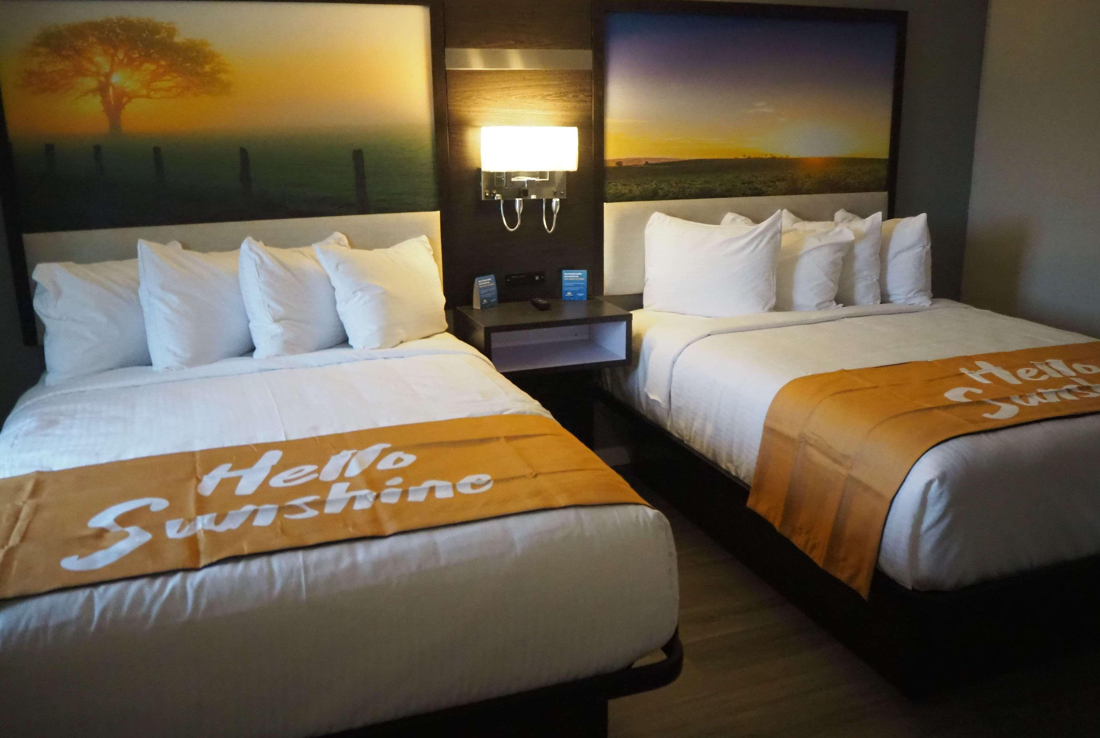 Days Inn By Wyndham Galt - Elk Grove South Εξωτερικό φωτογραφία