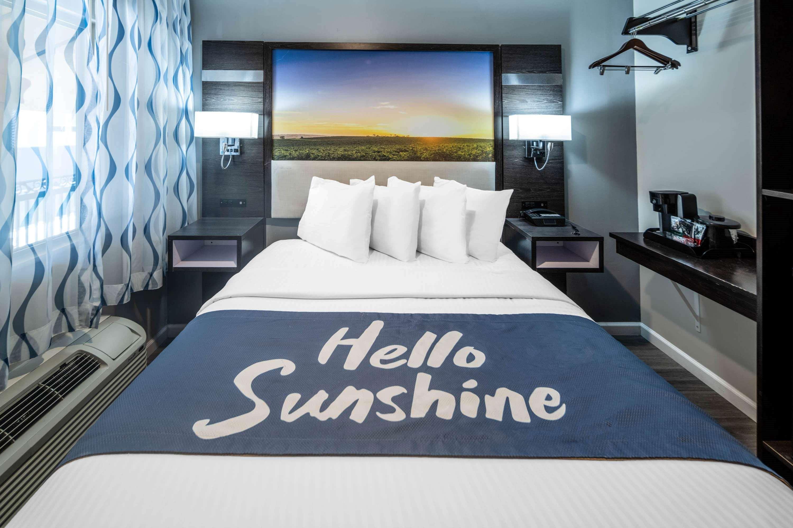 Days Inn By Wyndham Galt - Elk Grove South Εξωτερικό φωτογραφία