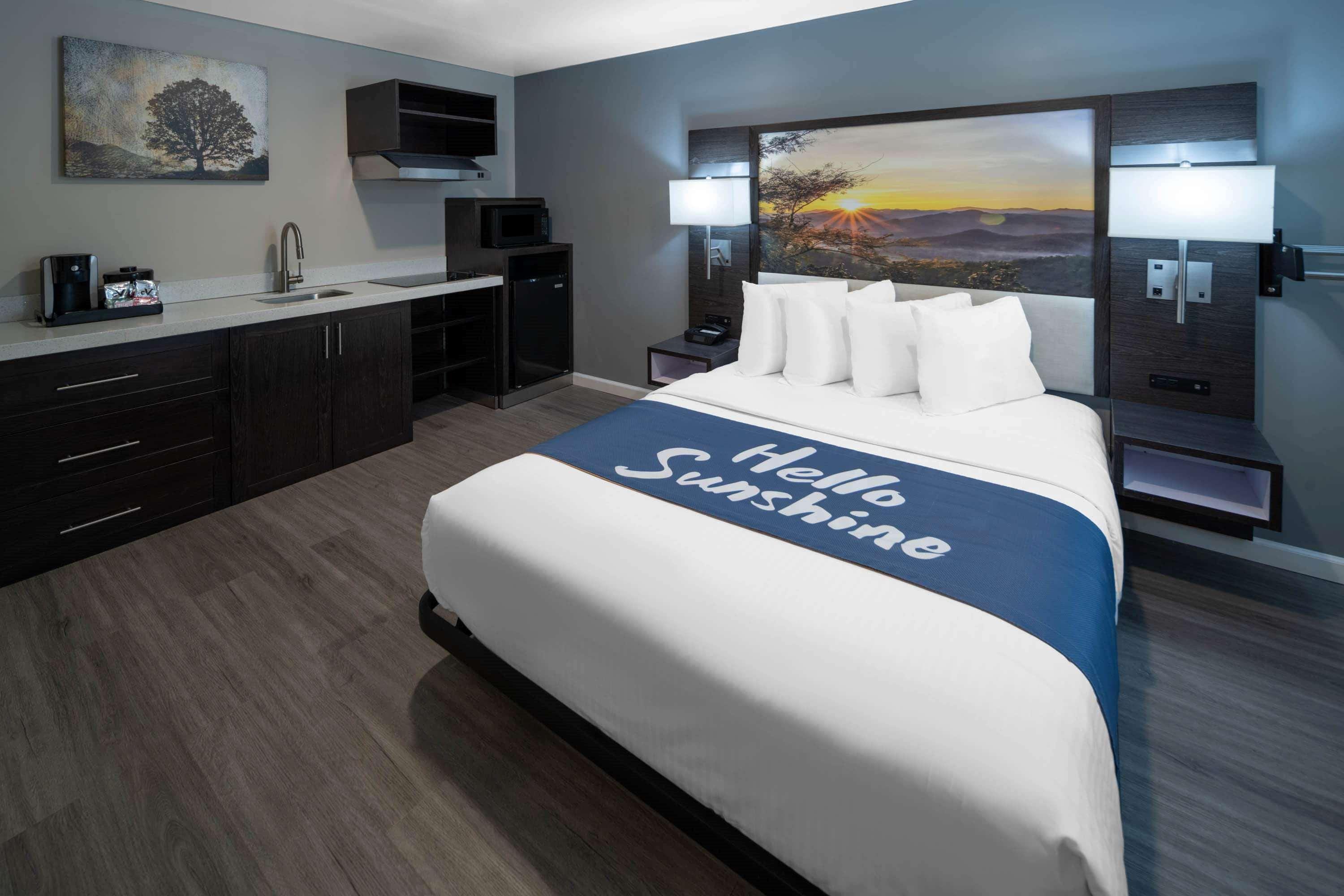 Days Inn By Wyndham Galt - Elk Grove South Εξωτερικό φωτογραφία