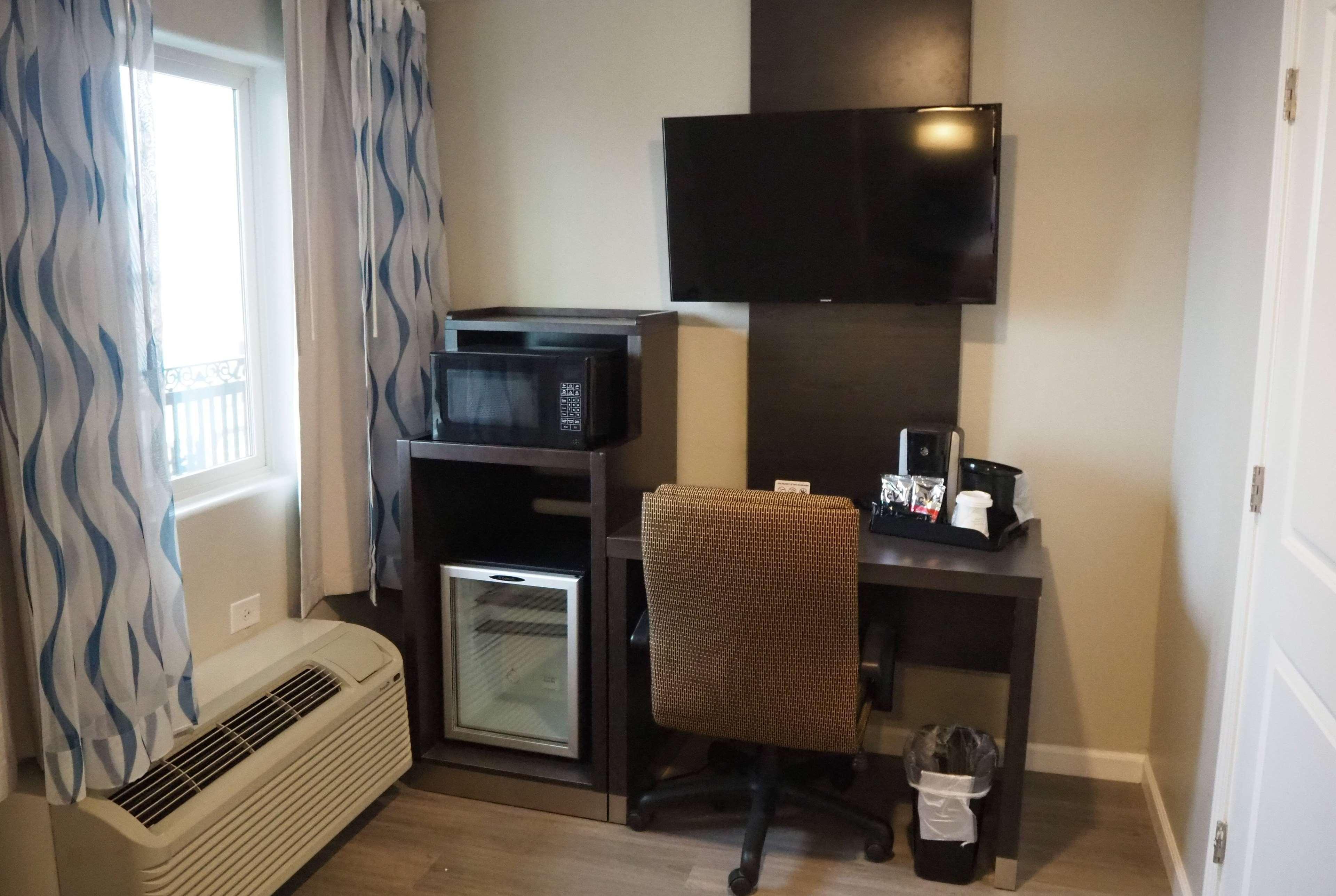 Days Inn By Wyndham Galt - Elk Grove South Εξωτερικό φωτογραφία